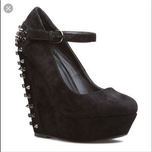 Black studded Wedge size 7.5